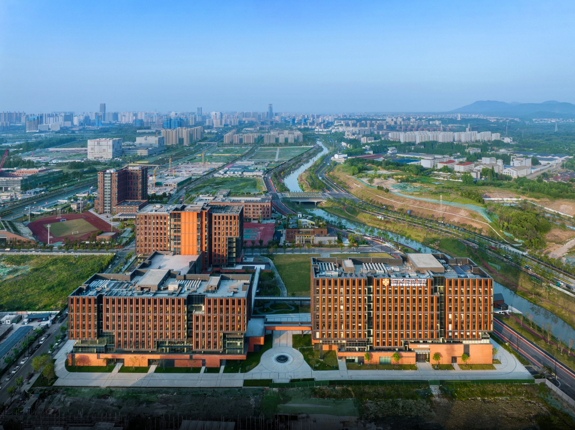 中建安装与马来亚大学签署校企合作协议